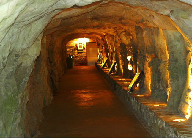 침리락주립공원-동굴-올라가는입구