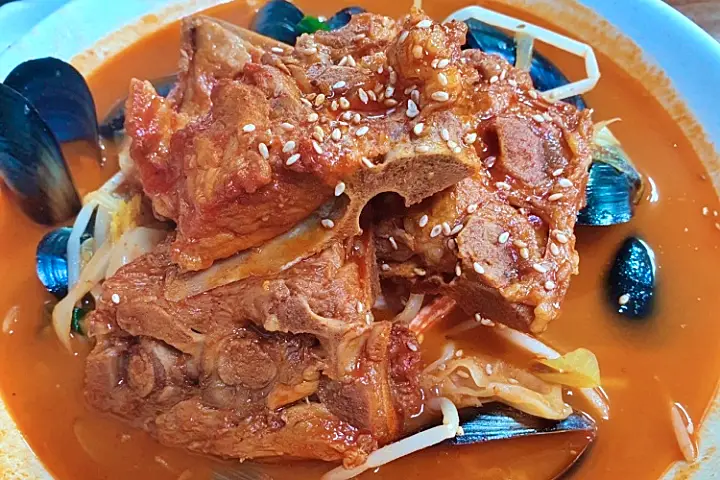 생방송오늘저녁 경북 김천 맛있는 중국집 추천 실고기 가득 고기 짬뽕 푸짐한 등뼈 가득 뼈대짬뽕 맛집