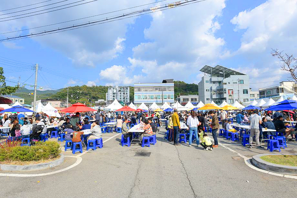 예산 장터 삼국축제