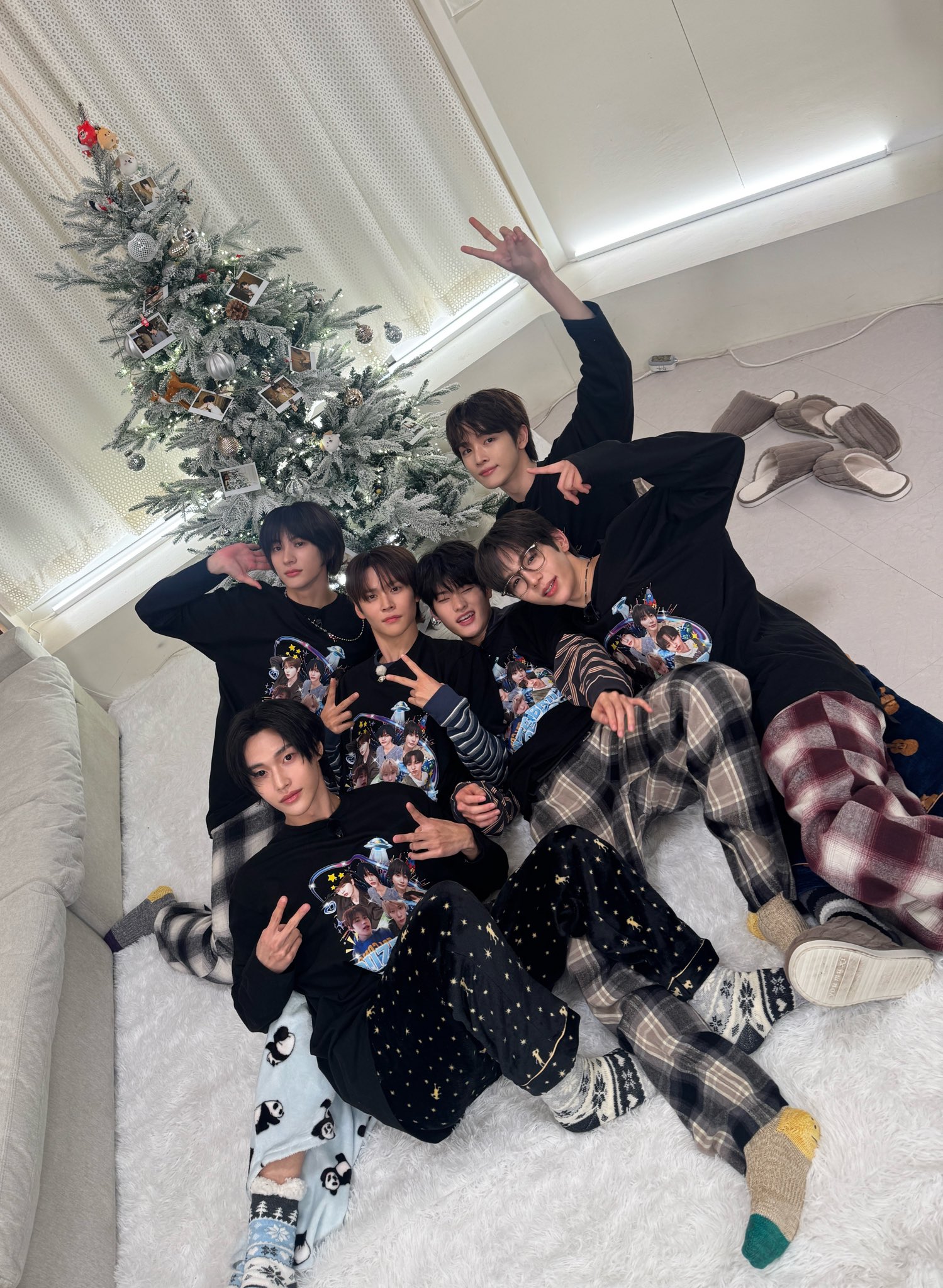 20250114위라이즈트위터공계가족사진