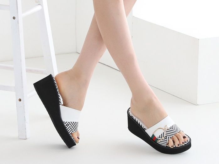  편안한 7 cm 웨지 슬리퍼