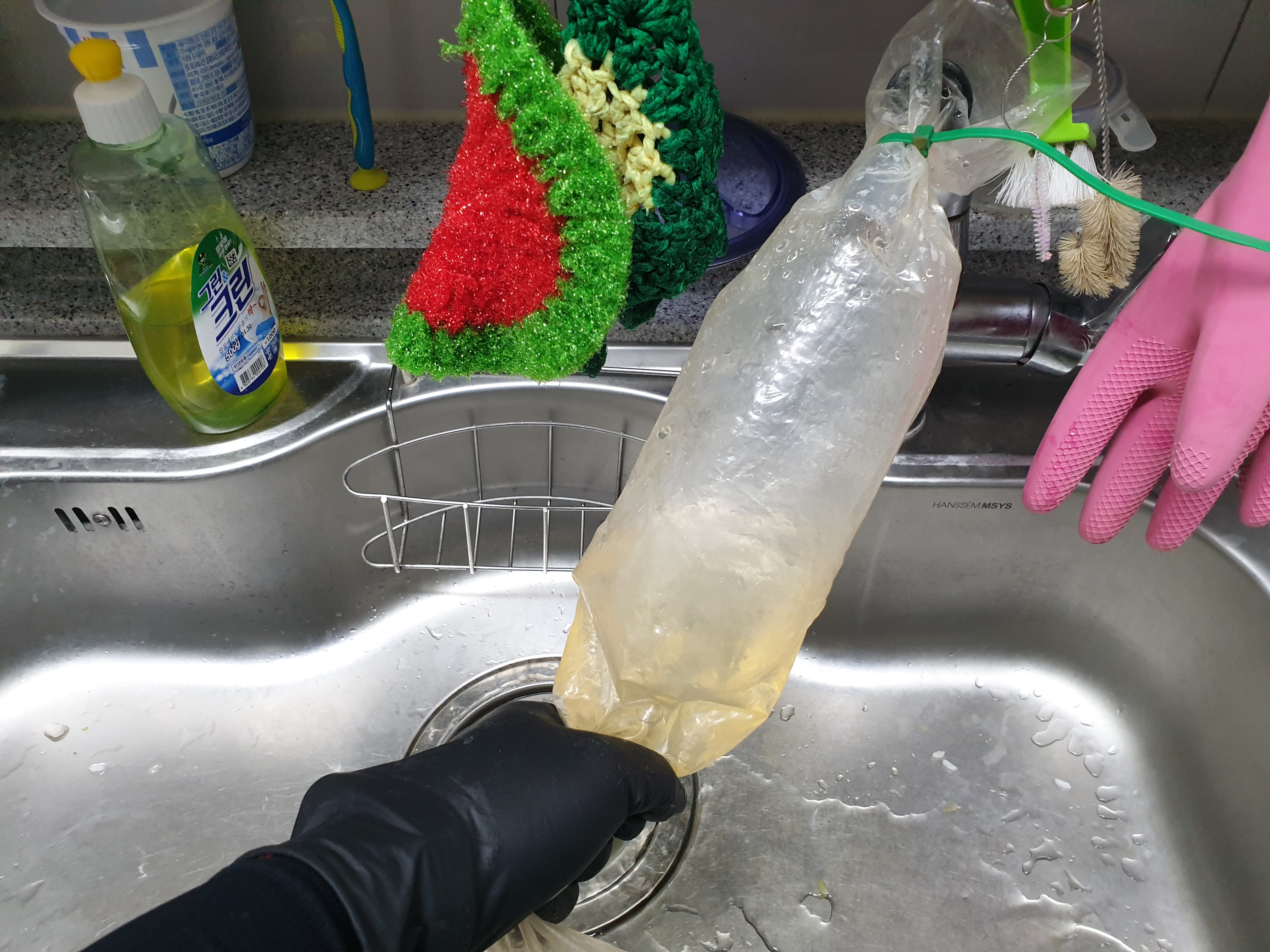  홍제동 수도배관청소 온수배관 까만찌꺼기 난방배관청소