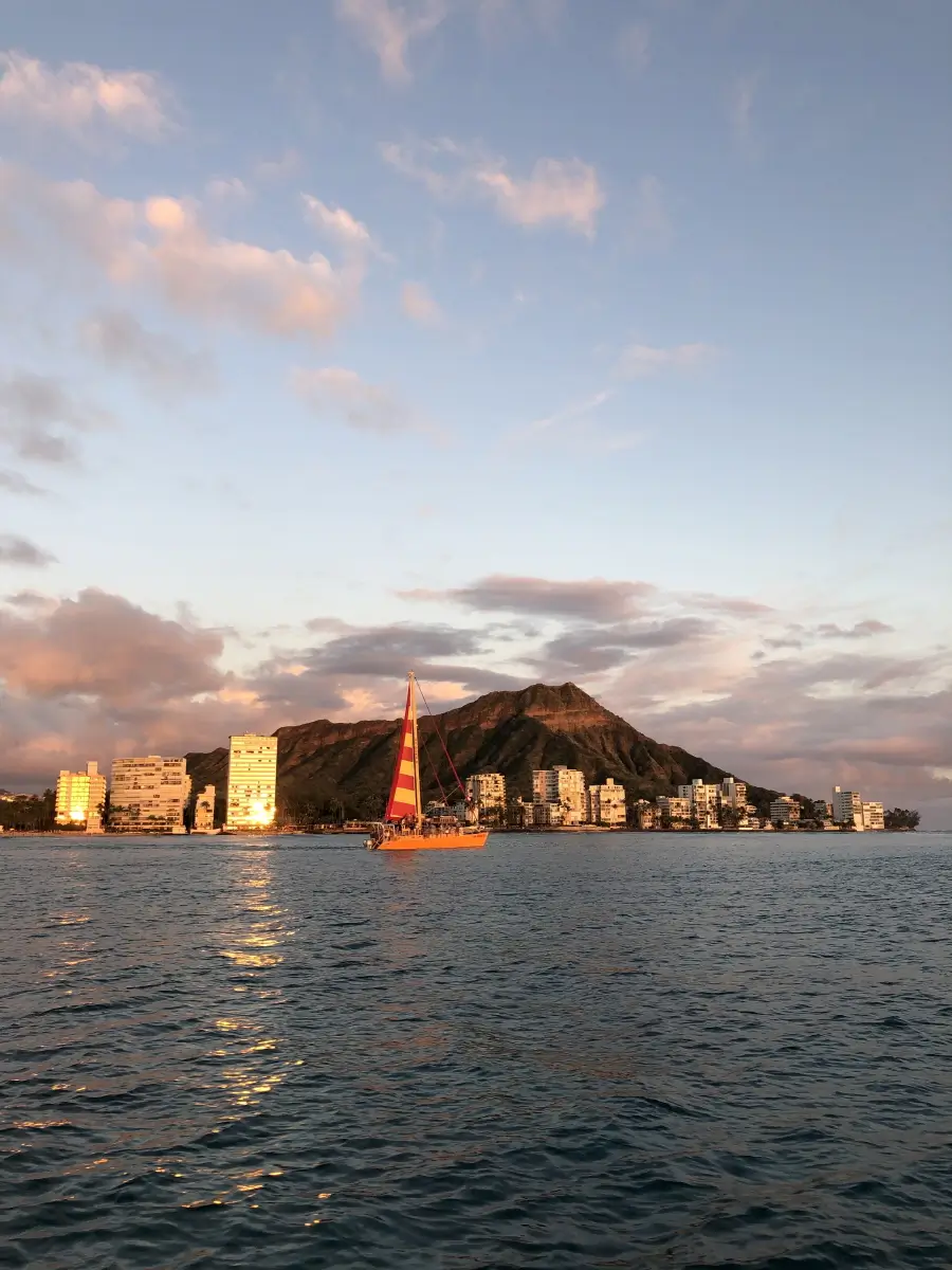 Diamondhead_from_the_boat