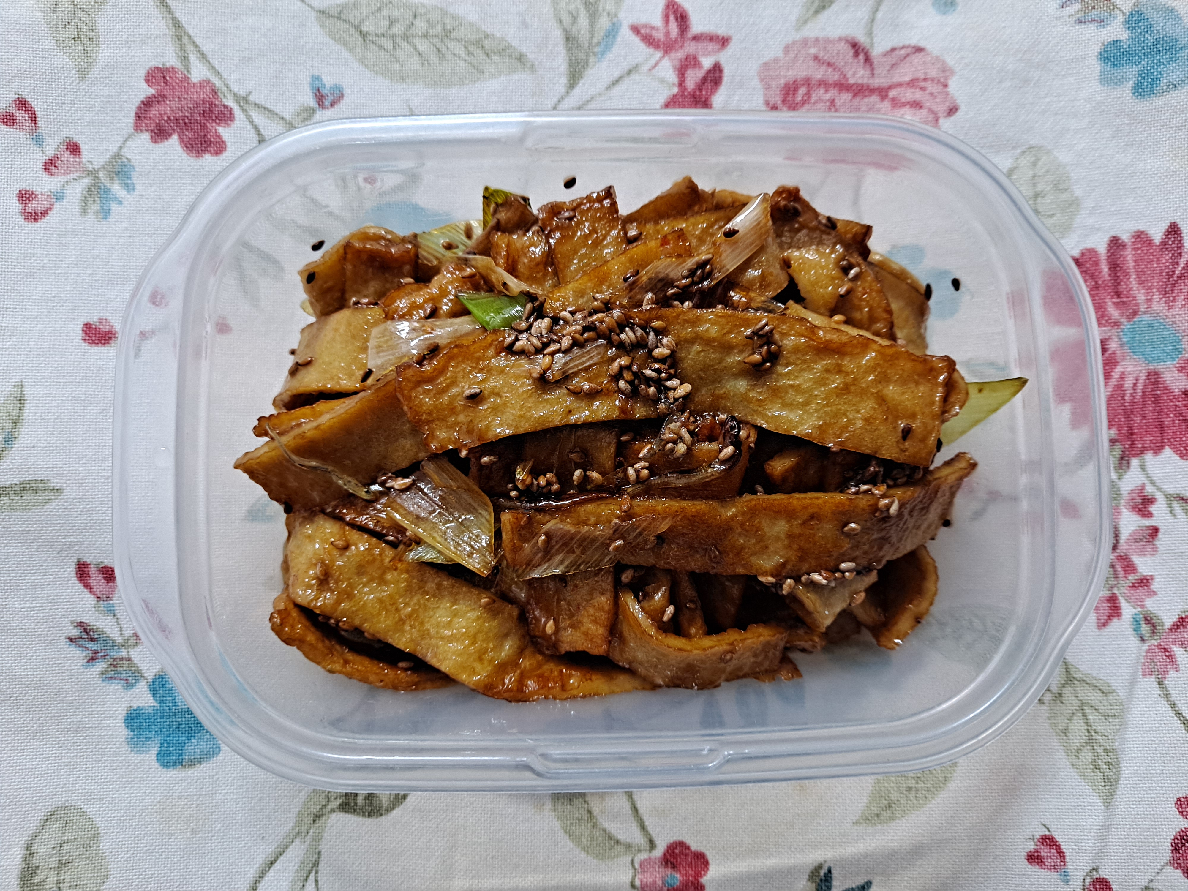  하얀 밥을 도둑질하다, 어묵볶음(Stir-fried Fishcake)