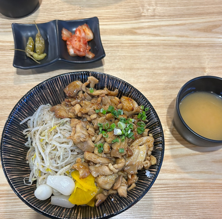 먹자덮밥 이미지