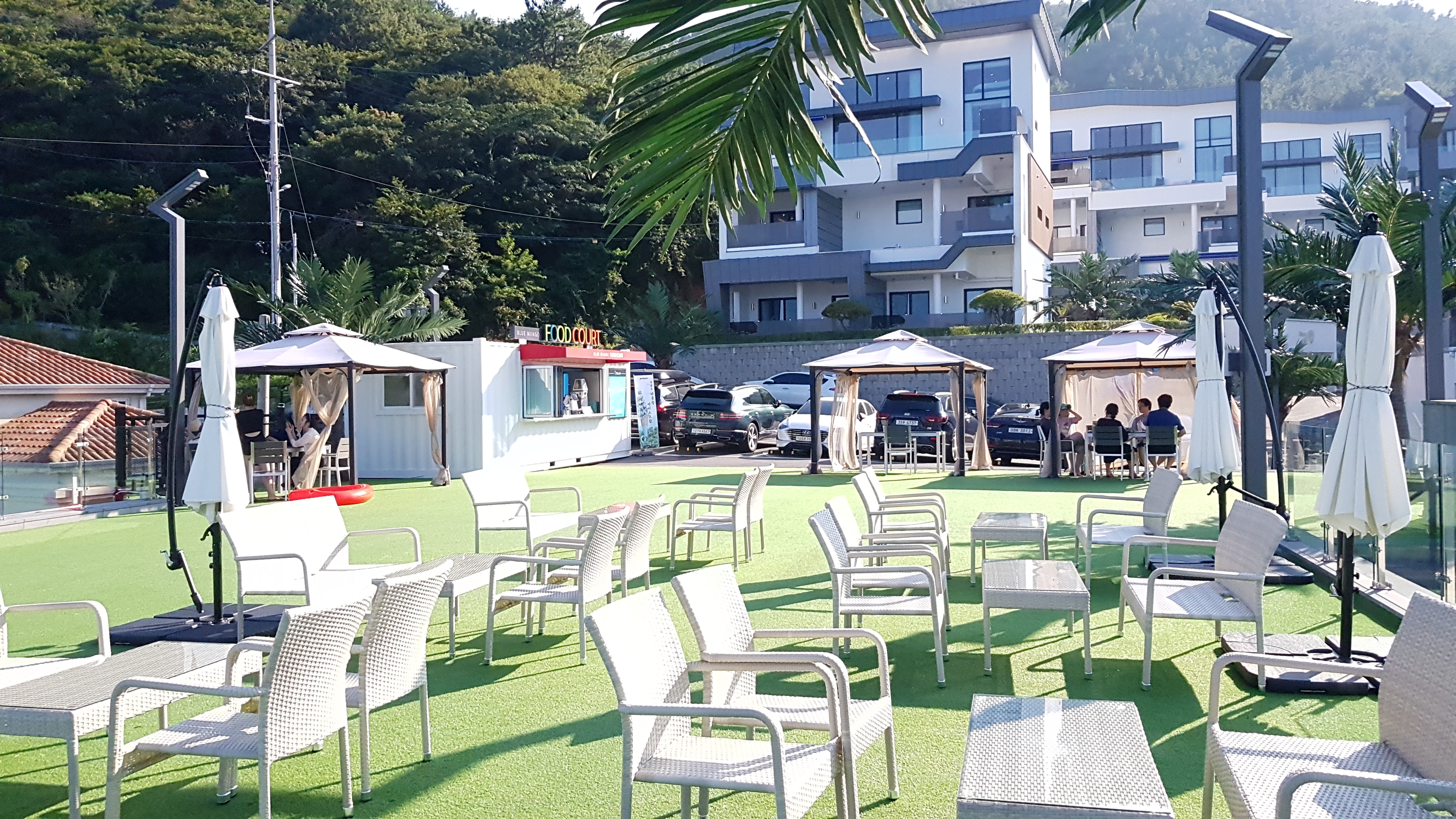 쉼터 및 매점