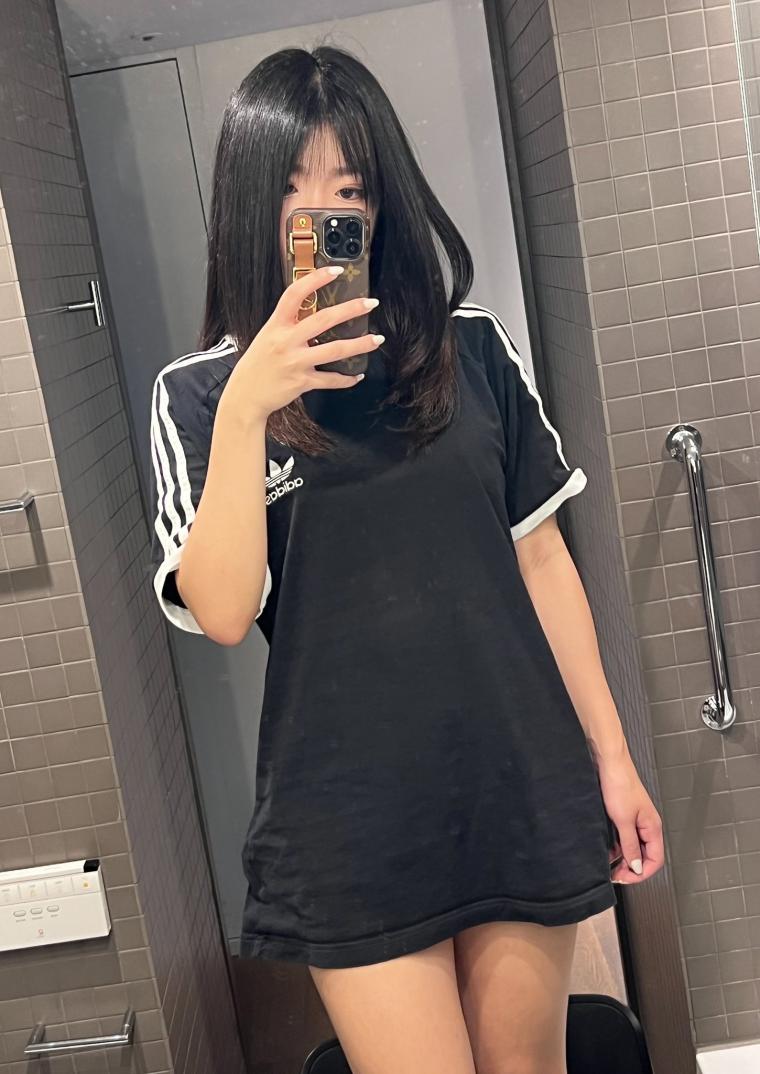 몸매 자랑하는.. 거울 셀카 처자들