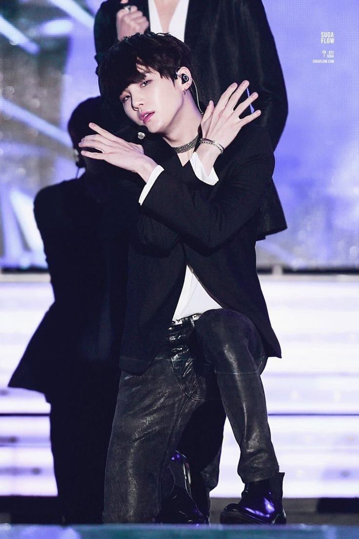  남자 아이돌 중 손이 가장 예쁘다는 방탄소년단 슈가