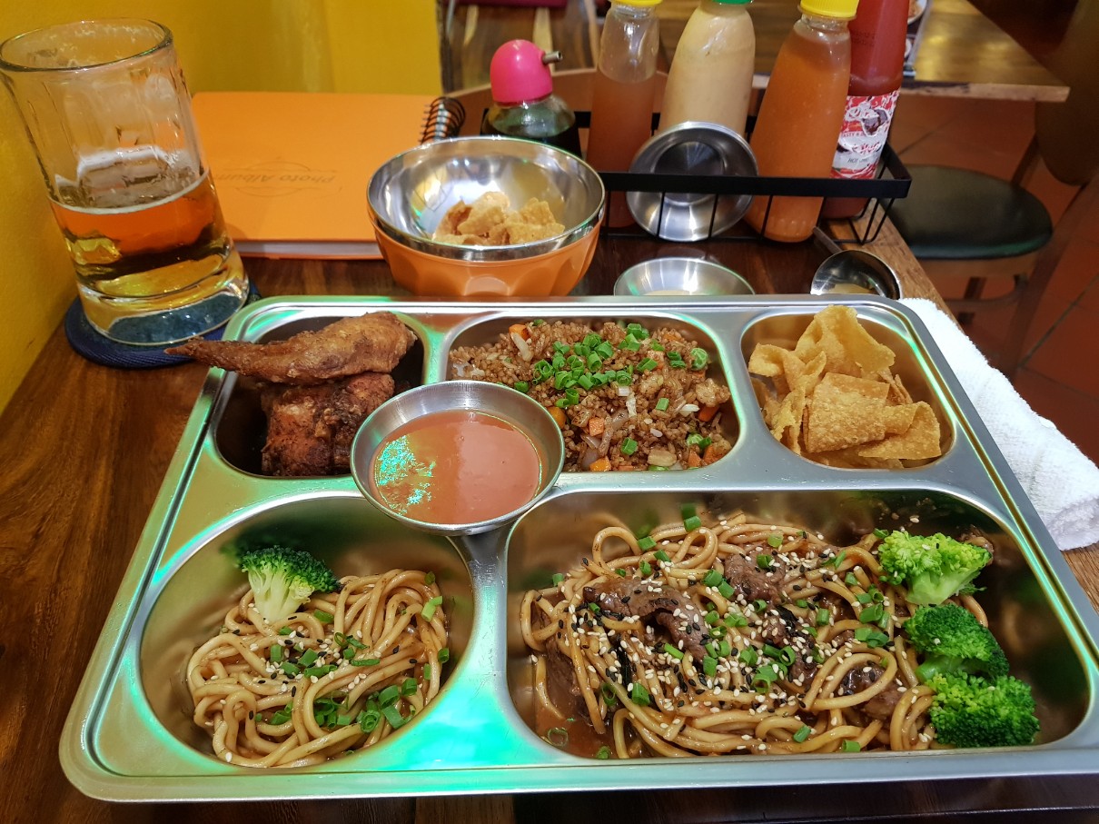 호치민 1군 아메리칸 차이니즈 푸드 전문점 Kung Fu Wok HCMC - 저렴하고 푸짐한 점심식사