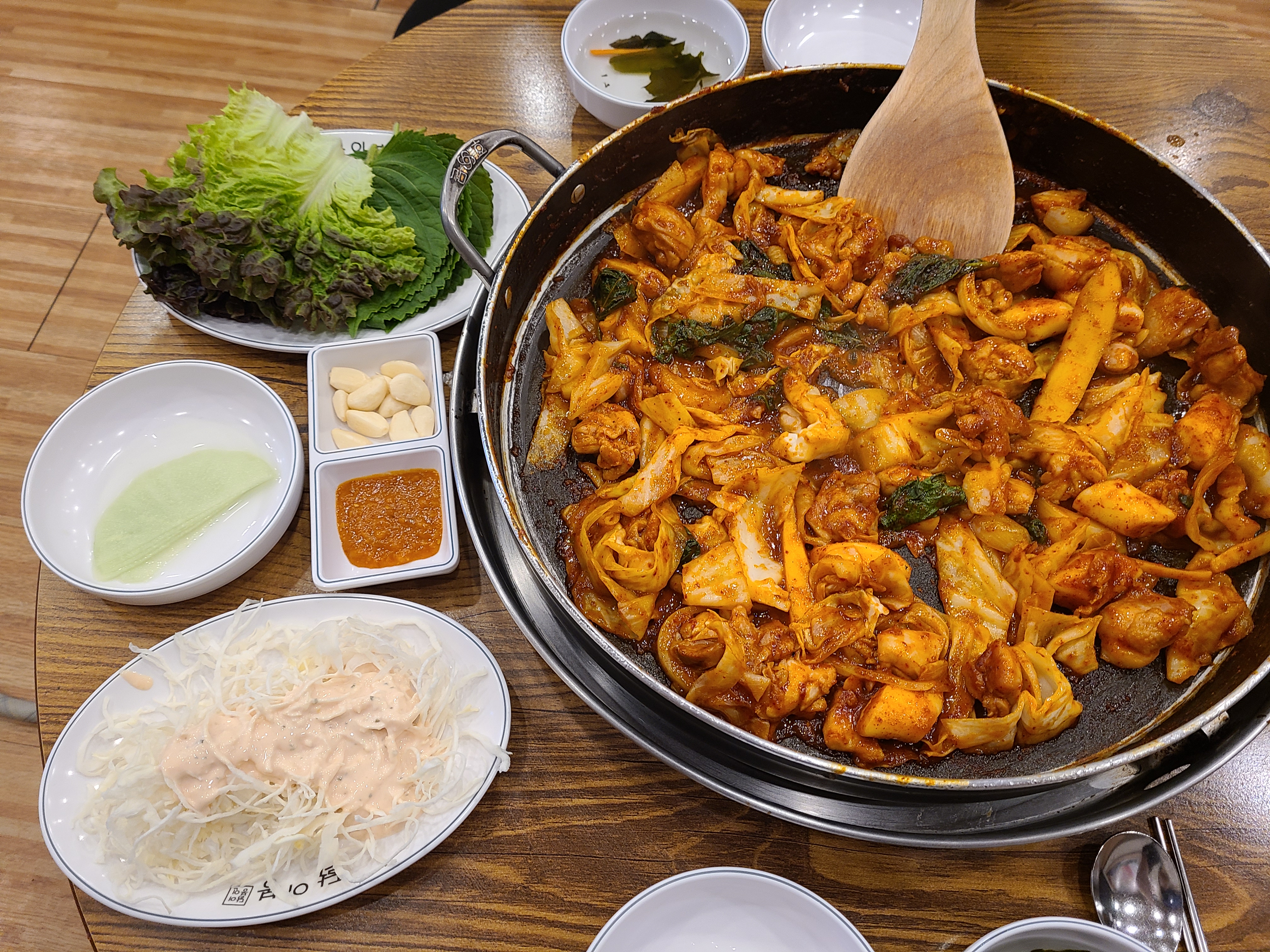  [신중동역 맛집] 자극적이지 않아 깔끔한 맛 - 닭이봉 춘천닭갈비 중동점