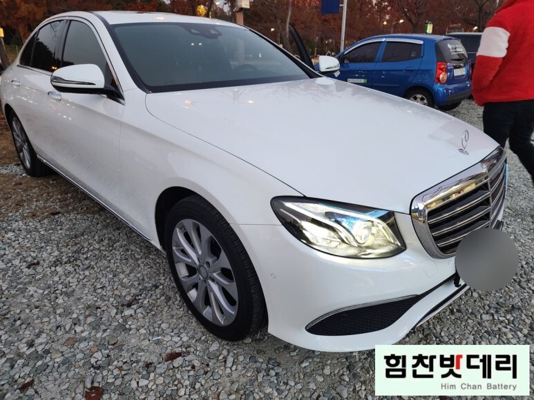  [힘찬밧데리 창원 본점] 창원밧데리 벤츠 E클래스 창원 성산구 외동 자동차 출장 배터리 교환 바르타 AGM95 창원 마산 진해 배터리 교환 전문점 힘찬배터리