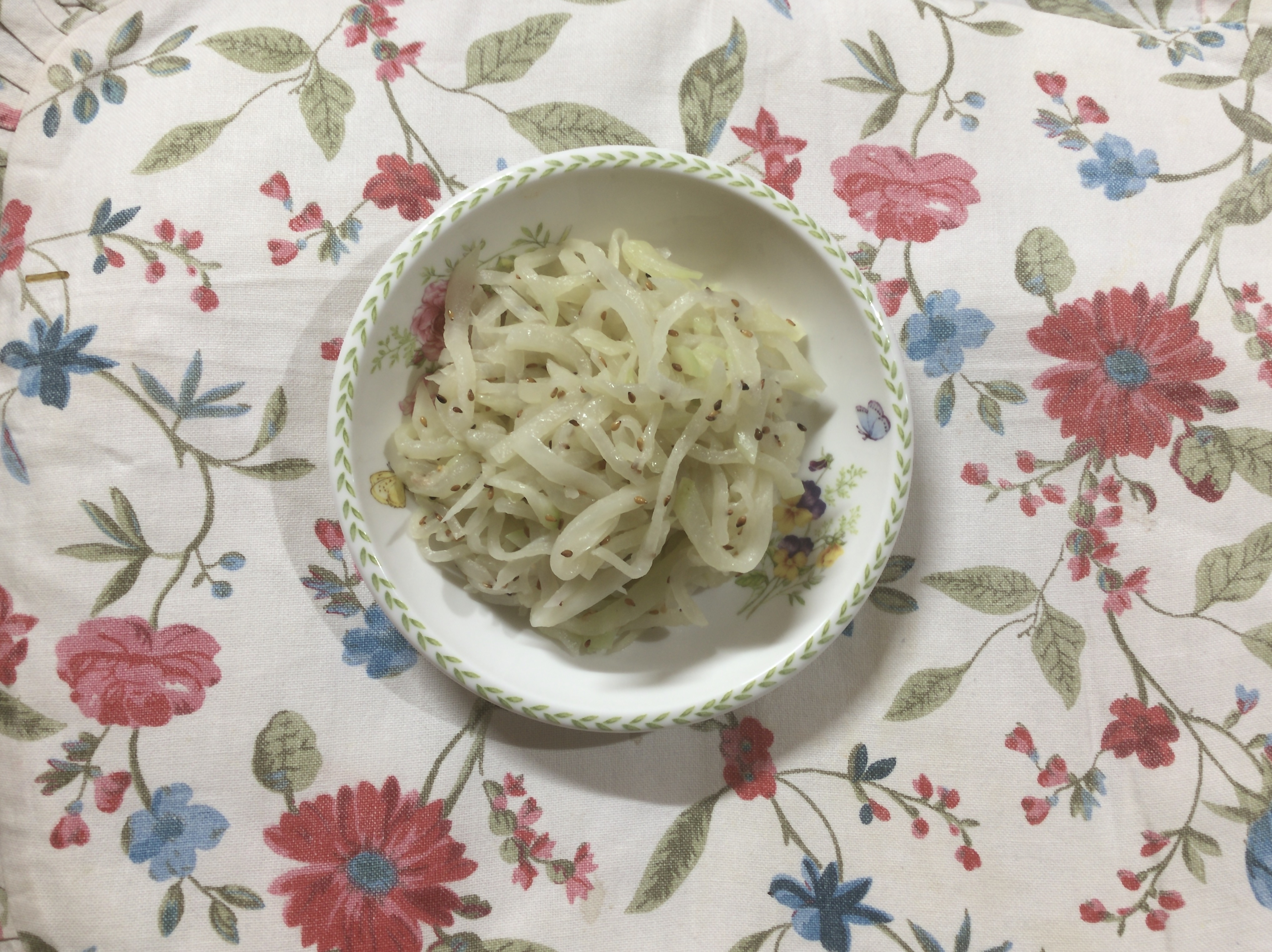  부드럽고 은근한 단맛, 무나물(Radish Salad)