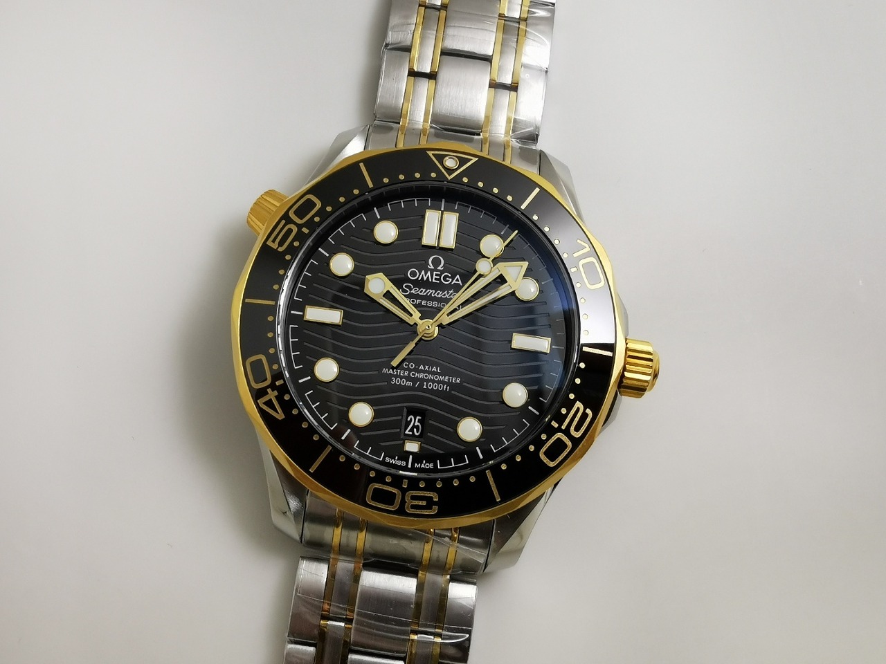  [OMEGA] VS 오메가 씨마스터 300 금장 블랙