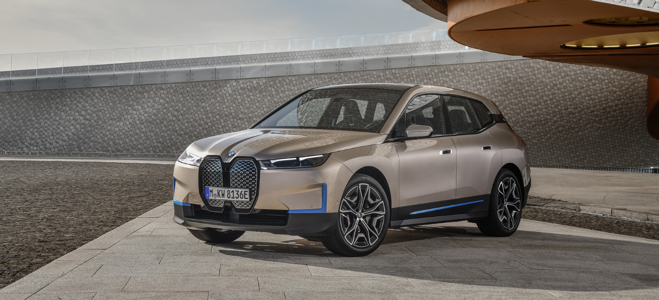  BMW IX - 순수 전기 SUV의 혁신적인 모델