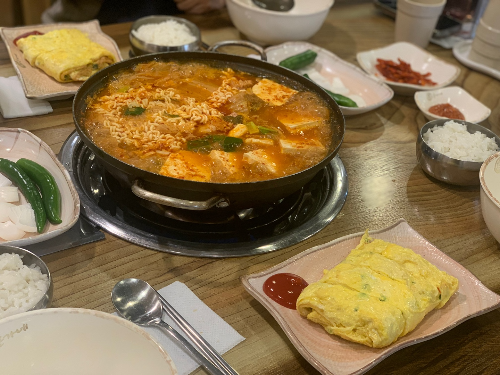 돈가네-김치찌개