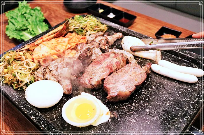 생방송 투데이 마곡&#44; 발산 매일 만육천번 수제 칼집! 볏짚 꽃삼겹 구이 맛집