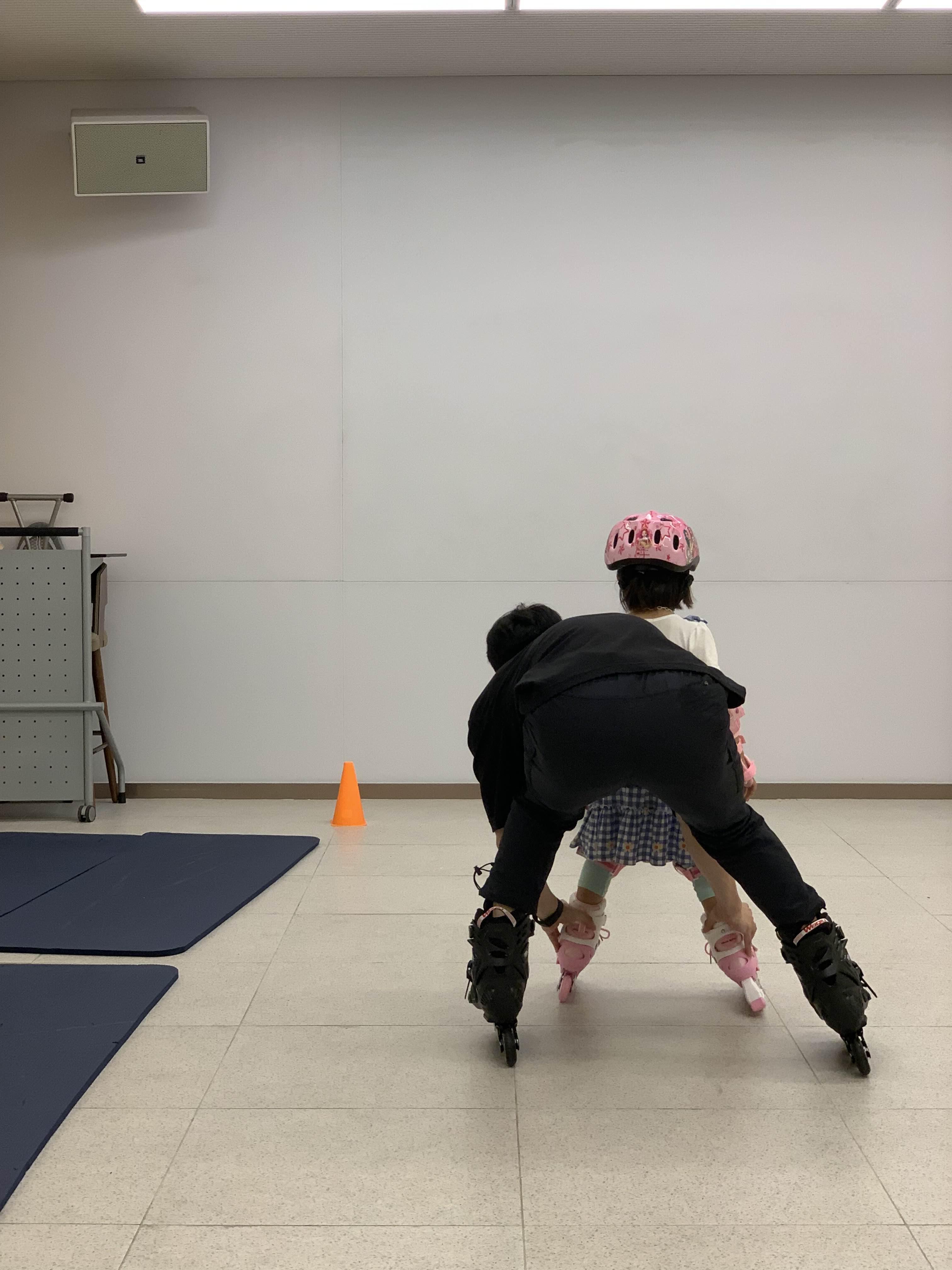 롯데백화점 문화센터 후기 : 쇼트트랙 국가대표 선수로부터 배우는 6세 아이 인라인 강습 롯데백화점 문화센터 후기 : 쇼트트랙 국가대표 선수로부터 배우는 6세 아이 인라인 강습