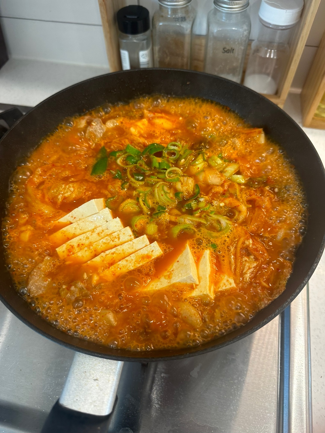 묵직한 화력으로 즐기는 남자김치찌개 5
