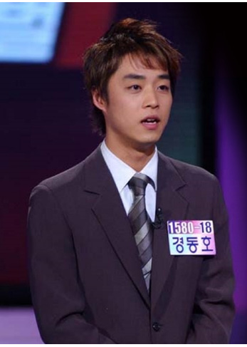 "큰아들 외롭지 말라고" 방송인 경동호 씨는 뇌출혈로 뇌사에 빠져 9개월간 연명치료를 했지만 결국 깨어나지 못했고 장기기증으로 새 생명을 선물하고 어머니와 함께 떠났습니다.