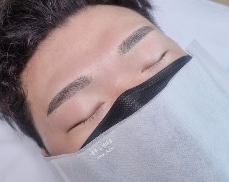  광주눈썹문신 남자 자연눈썹 처음 한 후기