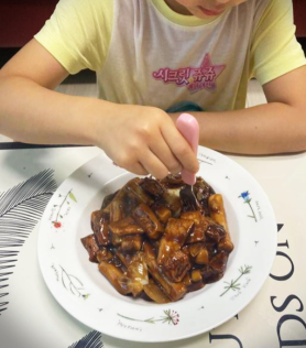  떡볶이 밀키트로 "집콕 놀이" 귀용이랑 만드는 짜장떡볶이!
