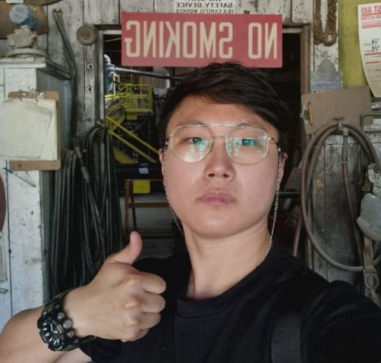 빠니보틀 엄지 척