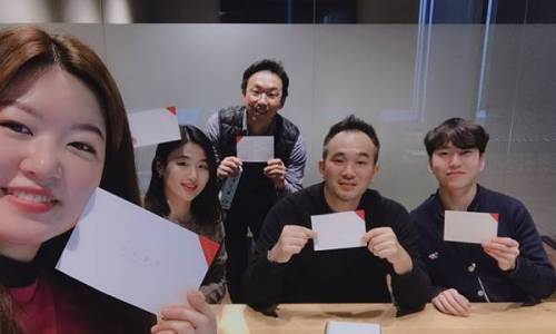  감사와 칭찬을 못 참는 회사가 있다?(feat.디자인스킨)