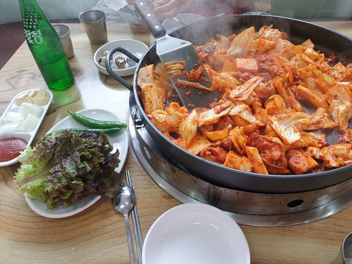 전통춘천닭갈비-상차림-사진