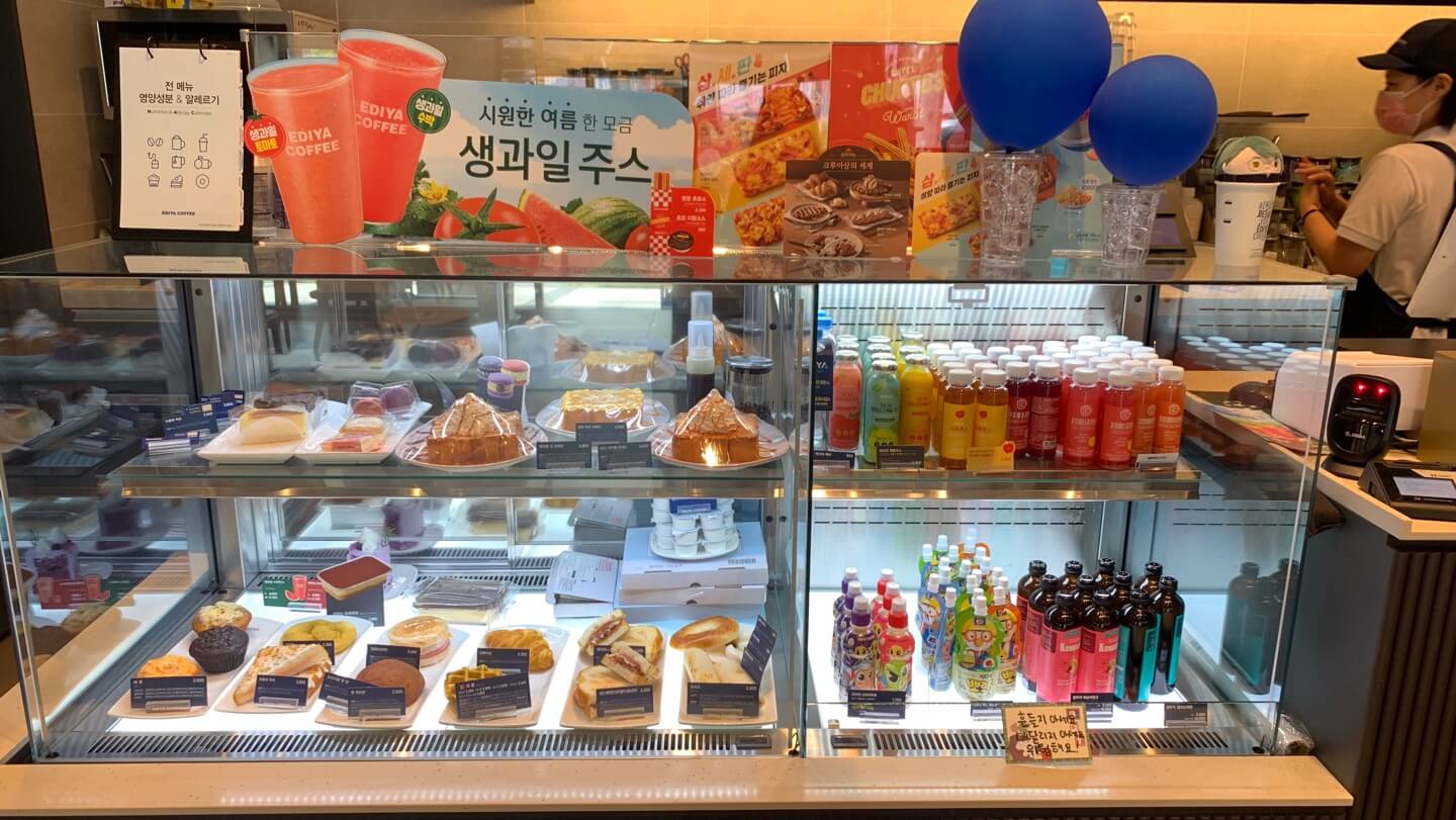 이디야-커피-카운터-모습