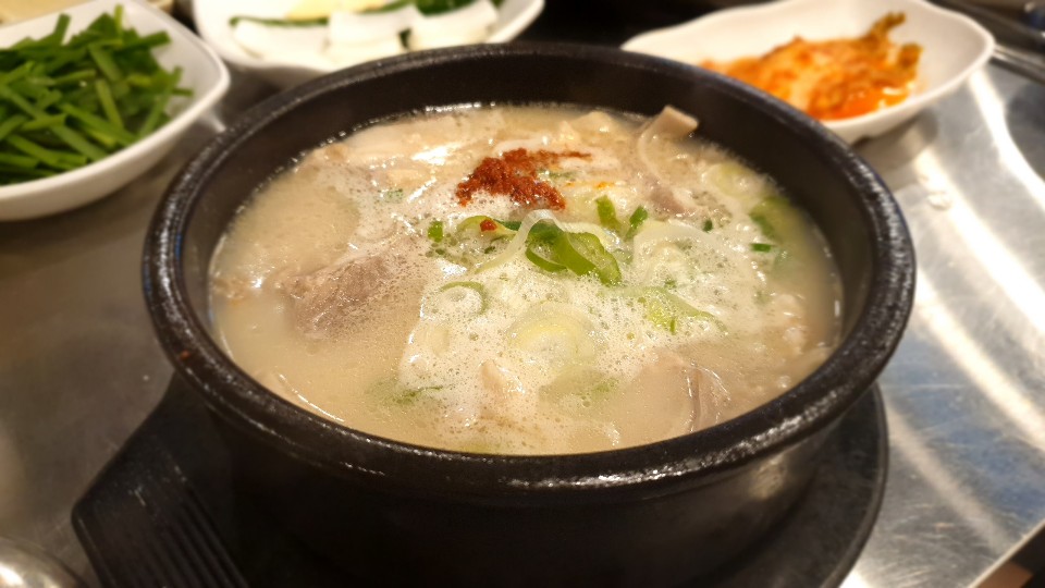 
부산-수변최고다돼지국밥
