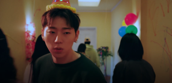가사 해석 아무 노래 MV 8