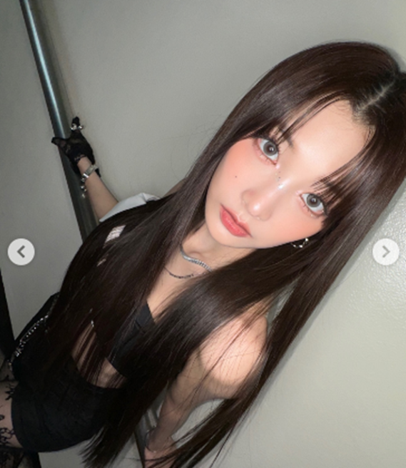아이돌 멤버 두명이 들어갔다는 화제의 뮤뱅 포토 스팟존…jpg | 인스티즈