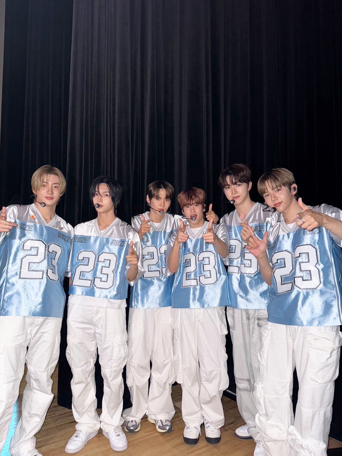 20240803오사카홀투어첫날트위터공계가족사진