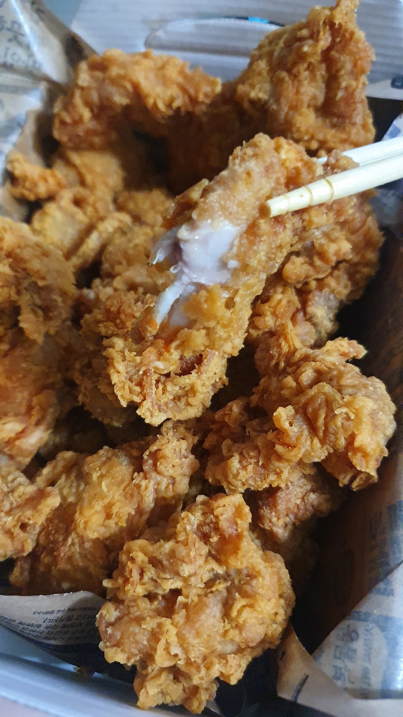 변비엔? 자담치킨 핫후라이드 순살 치킨 먹어야지! 불타는장기 맛 변비엔? 자담치킨 핫후라이드 순살 치킨 먹어야지! 불타는장기 맛