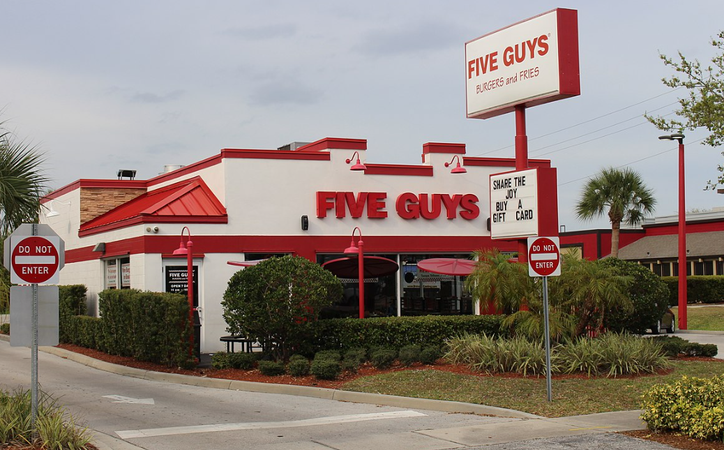 Five Guys 매장 - 출처 : Wikipedia