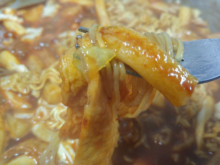 유퀴즈 온더 블럭 유재석 추천 강남 반포 즉석 떡볶이 무침 만두 맛집 분식집