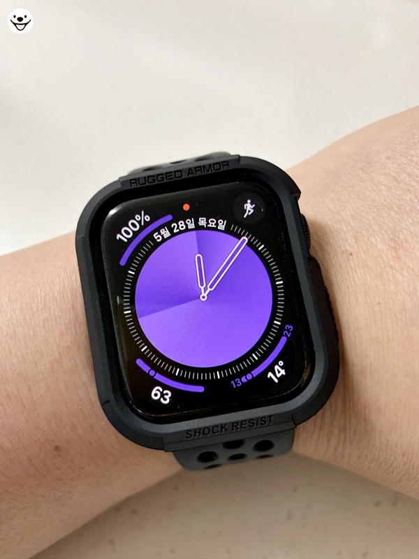  [Spigen RUGGED ARMOR]슈피겐 애플워치 5 44mm 케이스 러기드 아머 두 달 사용기