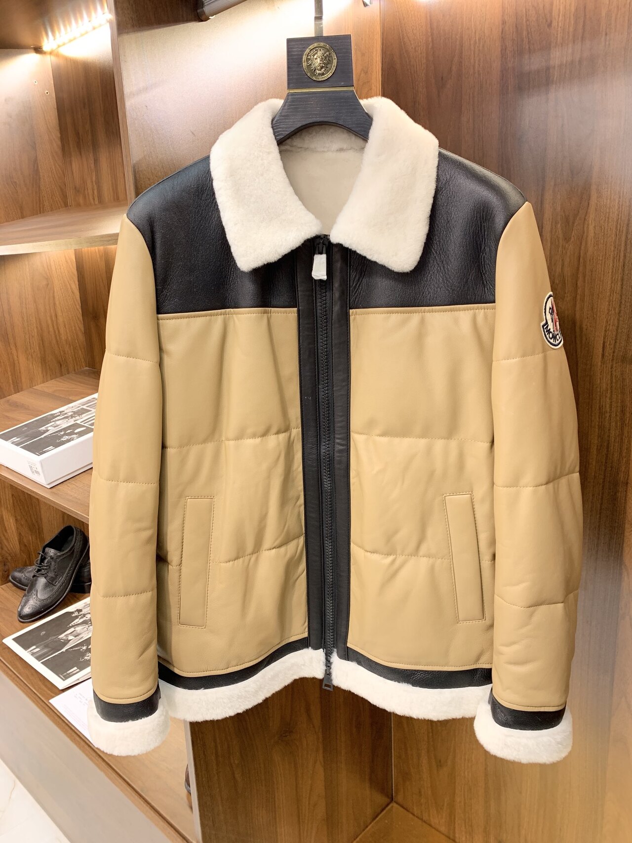  [MONCLER] 몽클레어 무스탕 스웨이드 다운 집업 자켓