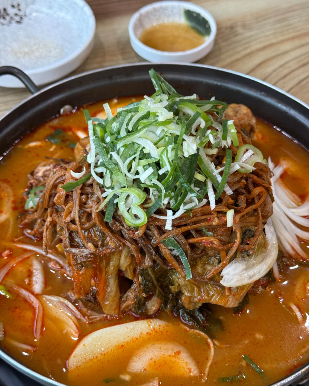 생생정보 2316회 고수의 부엌 부산 기장 고구마순 감자탕 맛집 진팔팔감자탕본점 