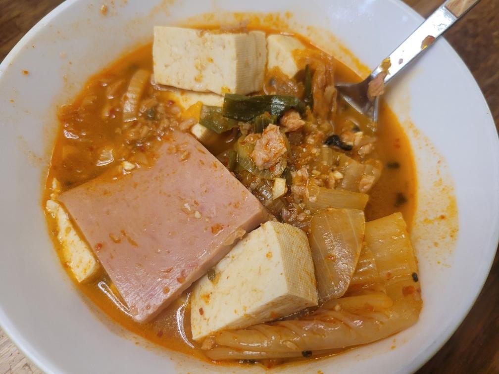 스팸김치찌개로 행복을 끓이다