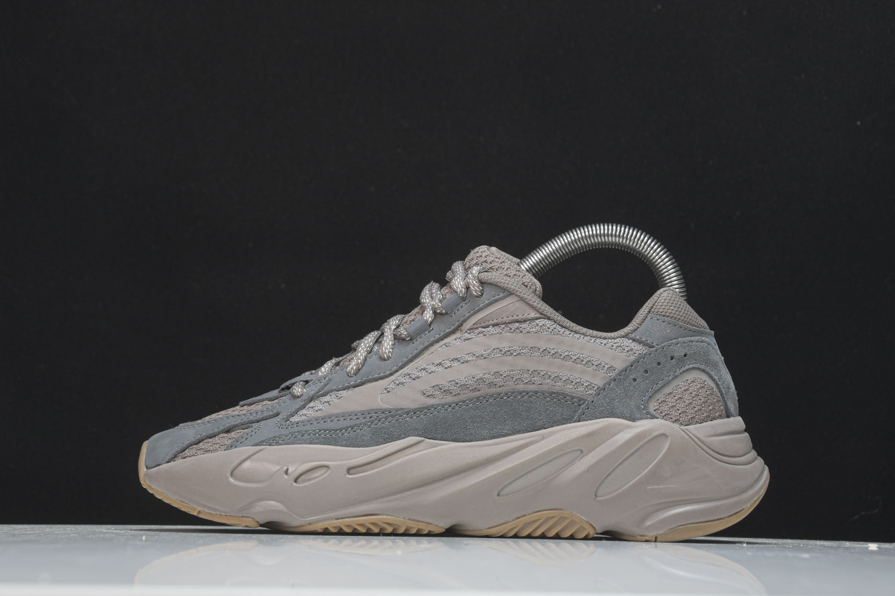  [ADIDAS x YEEZY] BC 아디다스 X 이지부스트 700 애쉬 지오드 ASH GEORDE GZ0724