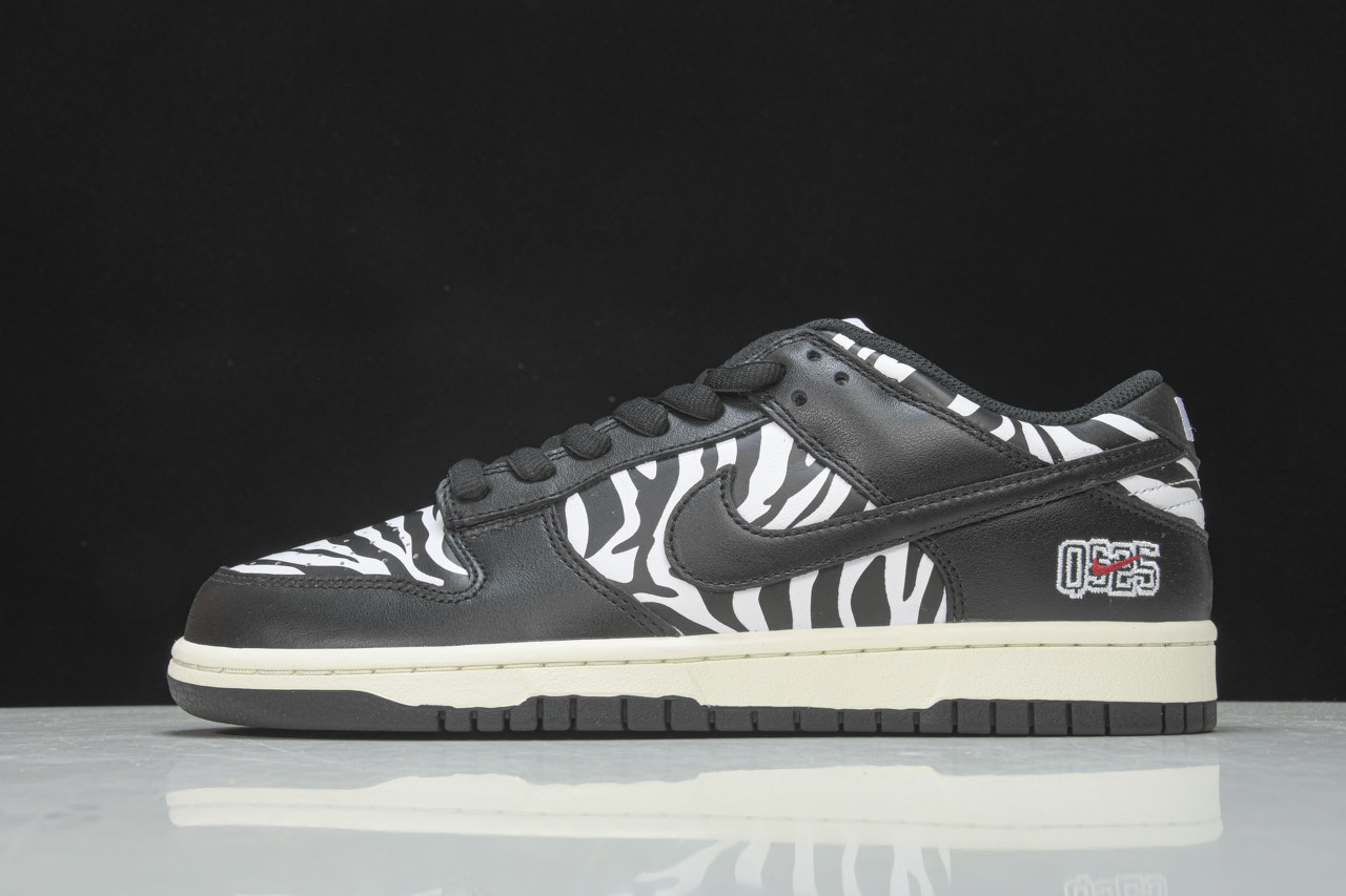  [NIKE x QUARTERSNACKS] M 나이키 X 쿼터스낵스 SB 덩크 로우 지브라 ZEBRA DM3510-001