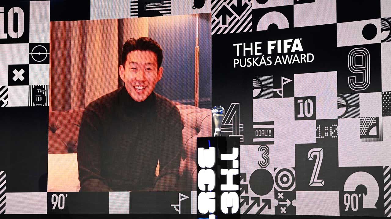  손흥민, 한국 선수 최초 FIFA 푸스카스상 수상 (영상有)