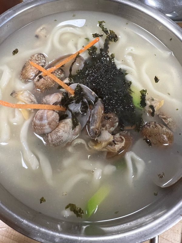  추운날씨에 따뜻한 국물이 땡길때! 양재역 미쉐린 가이드 맛집 [ 임병주 산동 칼국수 ]