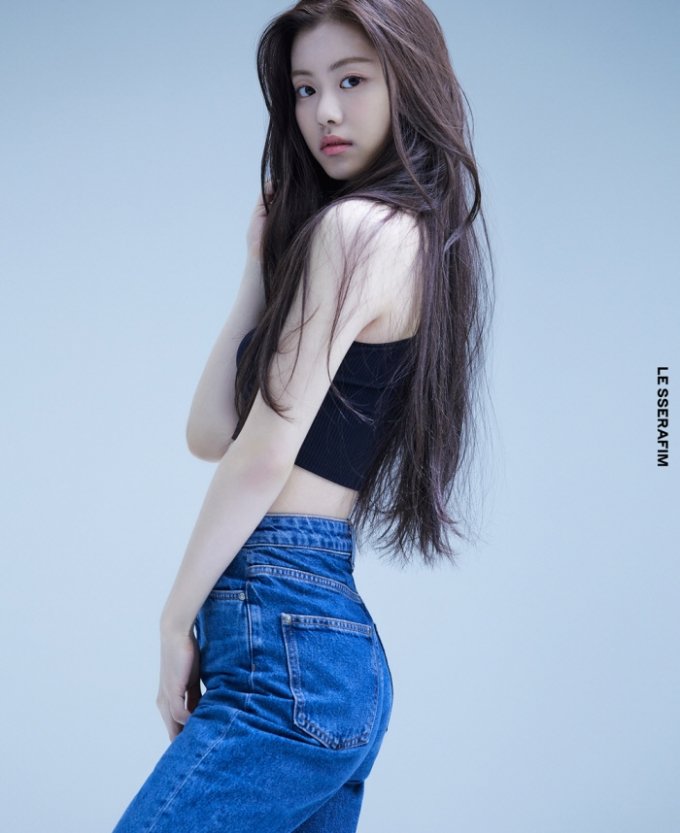  르세라핌 김가람, 뮤뱅 출연 취소부터 과거 학폭의혹...외설적인 발언까지(종합)