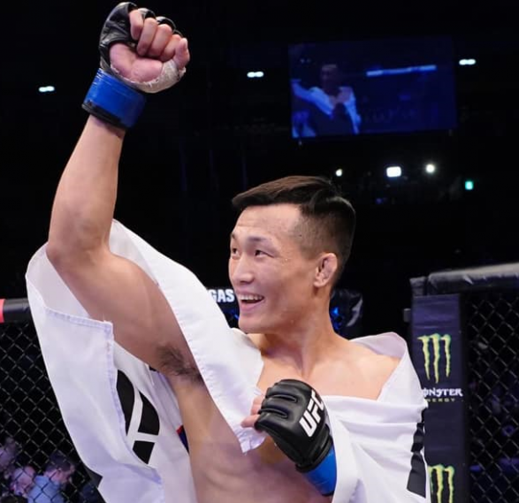 정찬성이 금일 UFC 경기에서 우승하는 모습