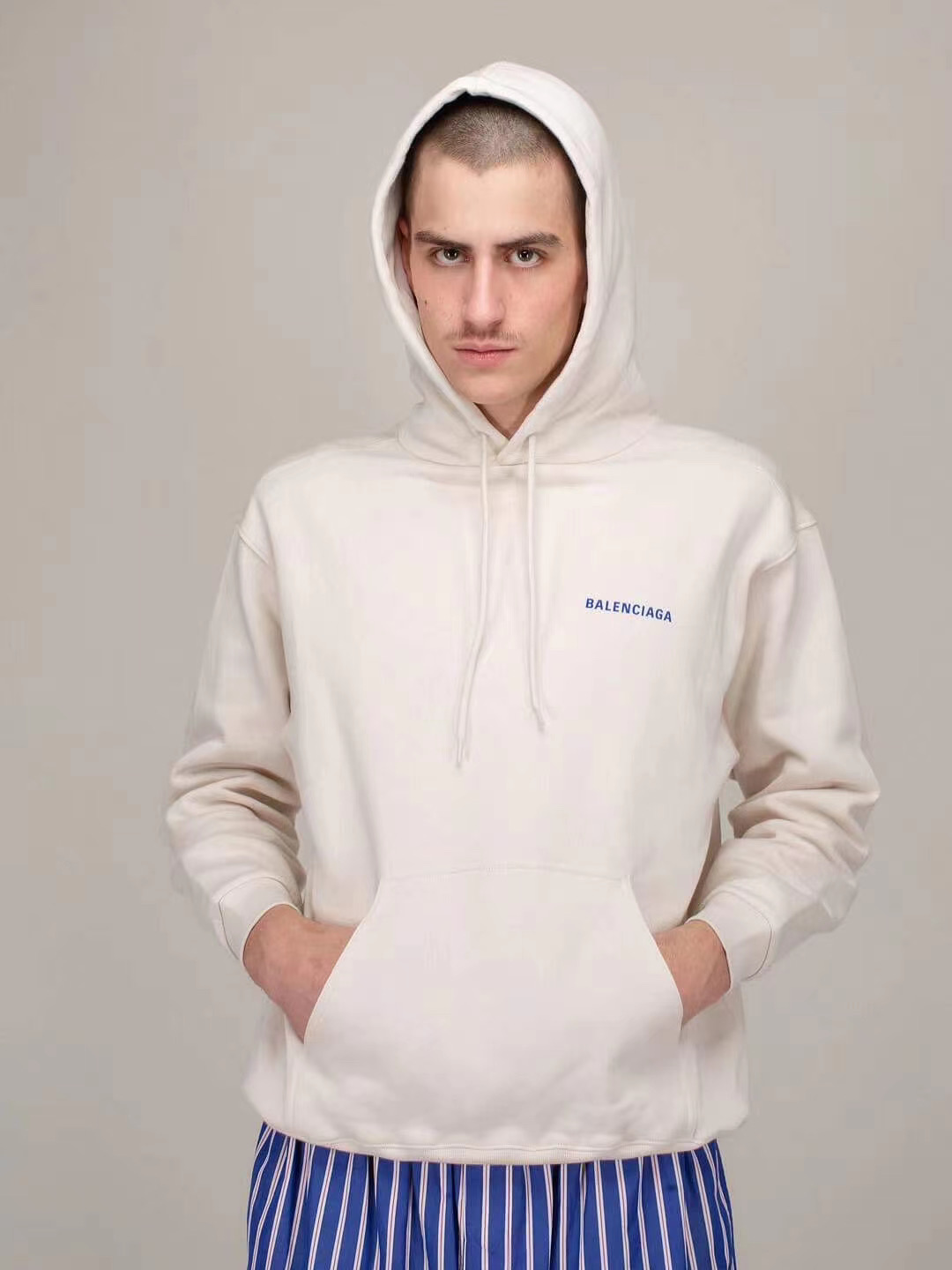  [BALENCIAGA] 발렌시아가 로고 스웨트 셔츠 후드 티셔츠 600583 TJVA8 9055