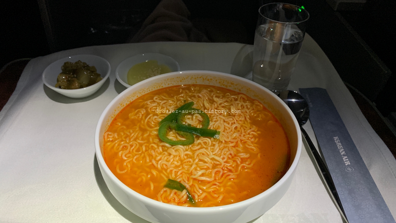 KOREAN AIR-VANCOUVER-INCHEON-BUSINESS-RAMYUN