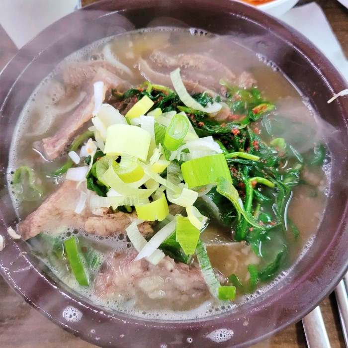  3월 7일 생방송투데이 예산 예산시장 백종원 거리 맛집 소머리국밥 떴다 동네방네 60년 전통 국밥집 소머리 수육 가격 위치 어디