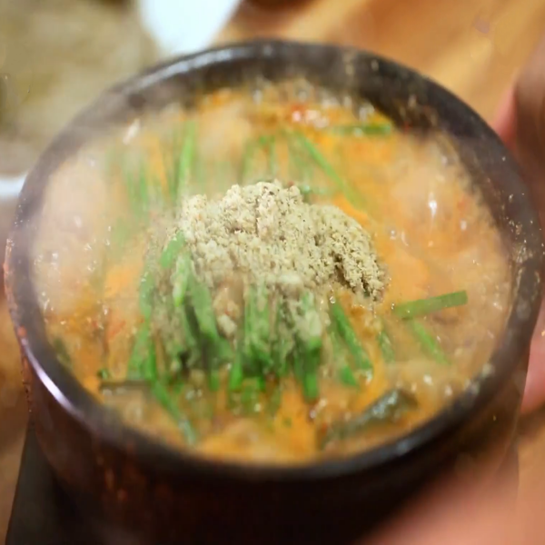  전라남도 완도군 약산도 맛집 고향회관 생생정보 흑염소탕